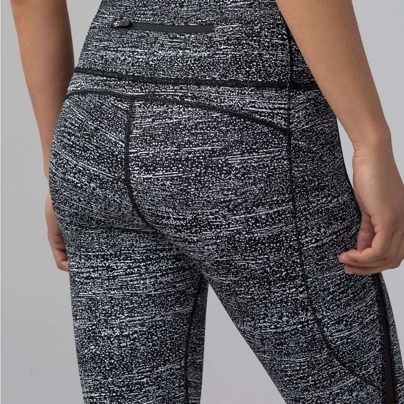 Lululemon Pace Perfect Crop 17” Size 8 - Picture 6 of 11